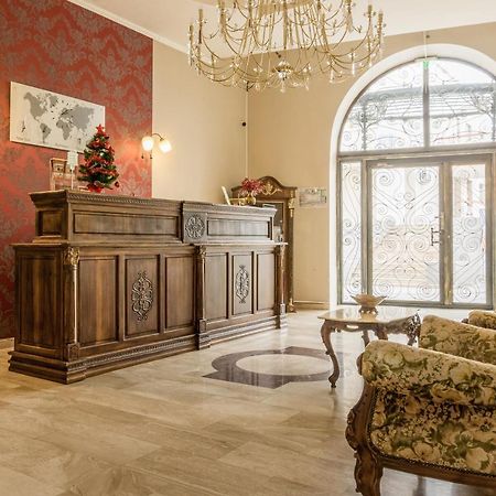 Hotel Ferdinand Haţeg Buitenkant foto