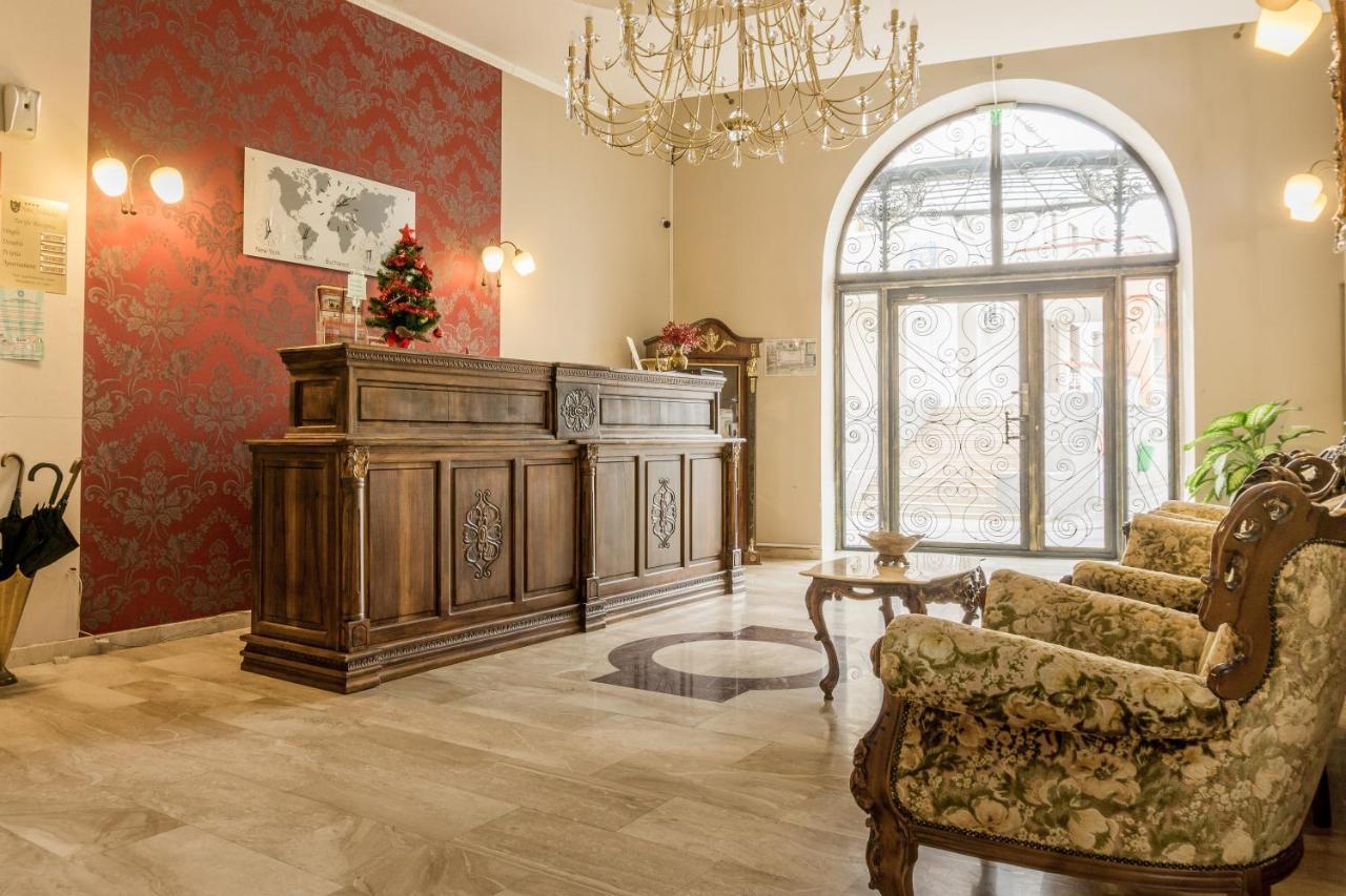 Hotel Ferdinand Haţeg Buitenkant foto